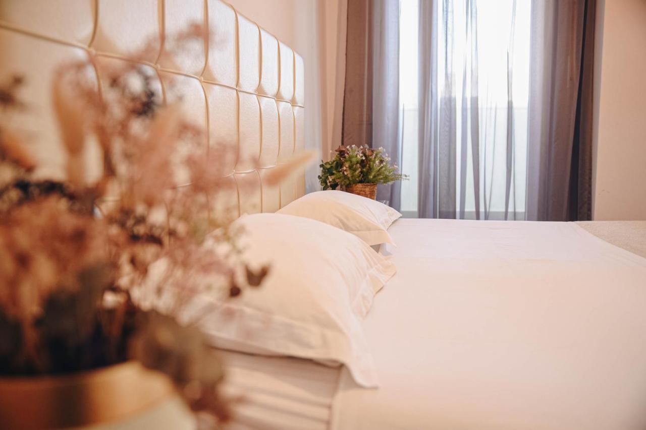 Cozy Rooftop Apartment - Your Home, Away From Home! Tiranë Ngoại thất bức ảnh