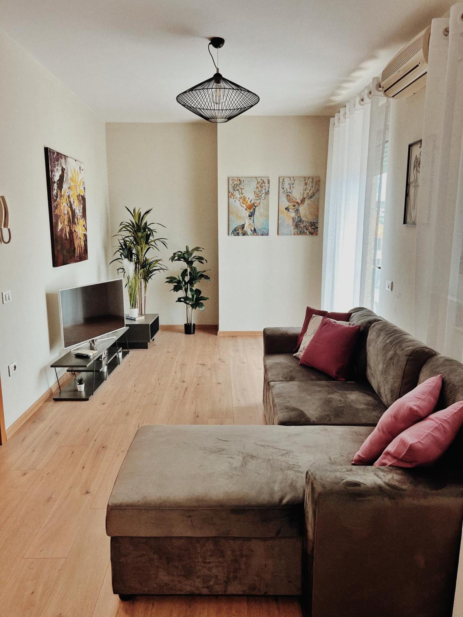 Cozy Rooftop Apartment - Your Home, Away From Home! Tiranë Ngoại thất bức ảnh