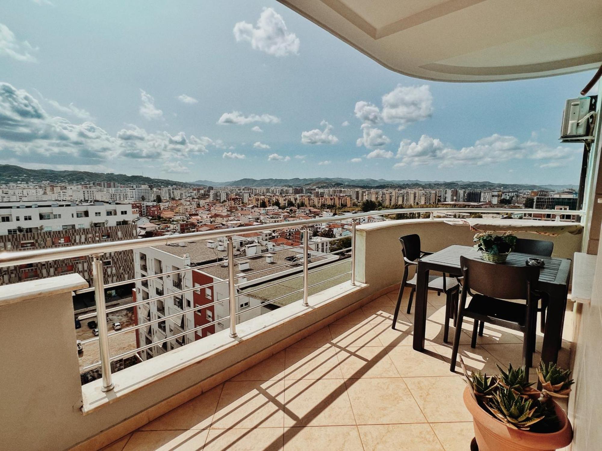 Cozy Rooftop Apartment - Your Home, Away From Home! Tiranë Ngoại thất bức ảnh